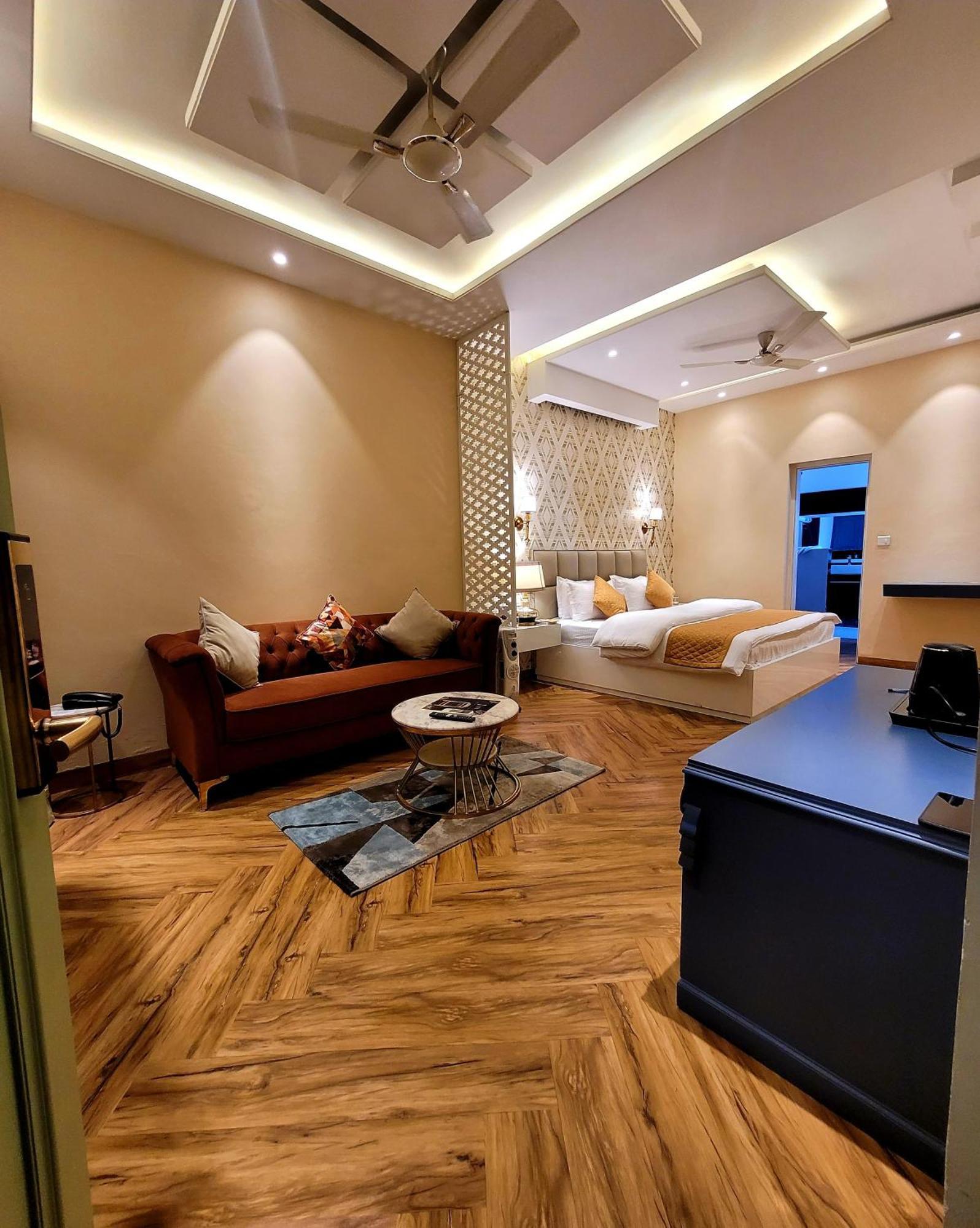 Victorian Elegance Luxury Stays Amritsar Buitenkant foto