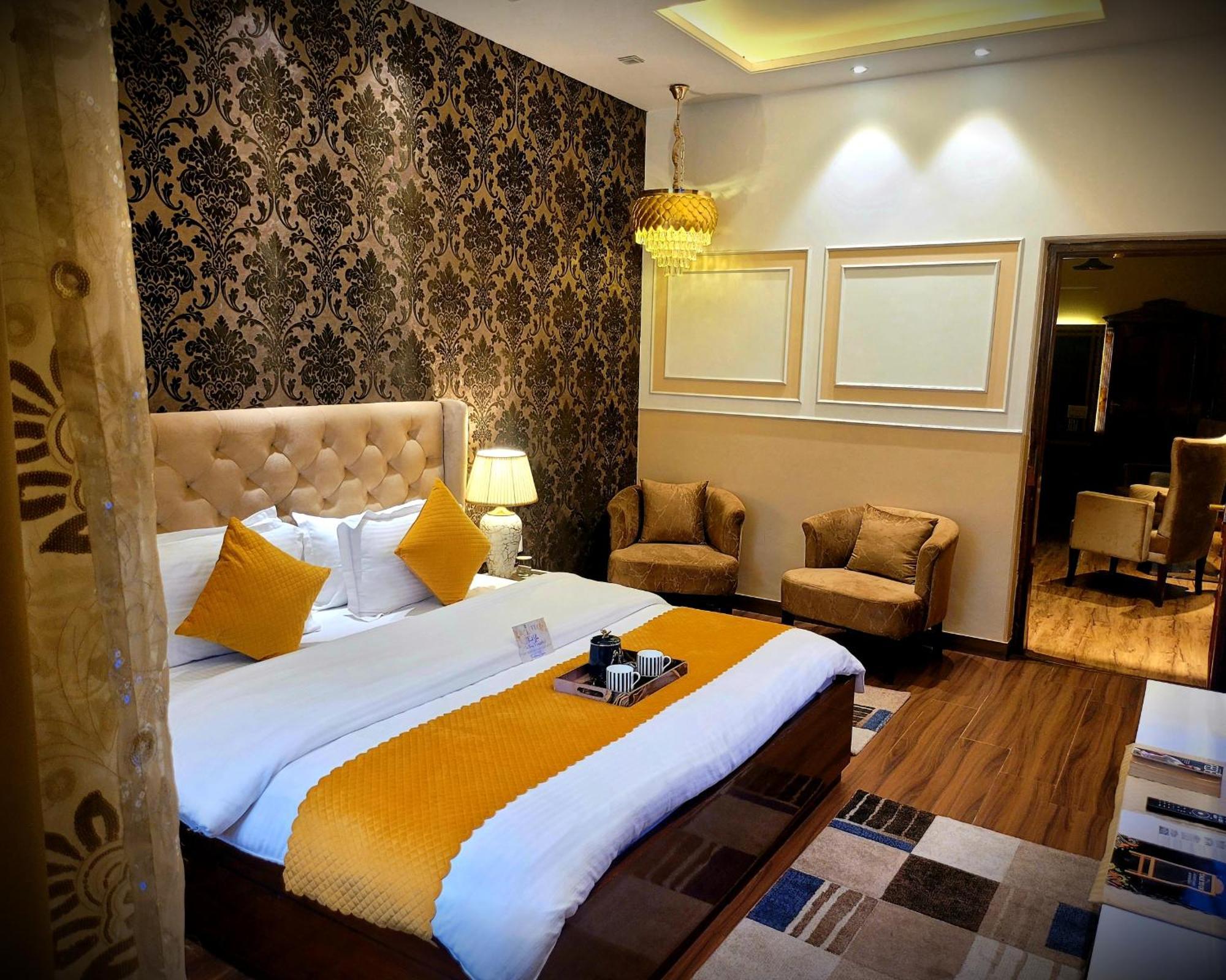 Victorian Elegance Luxury Stays Amritsar Buitenkant foto