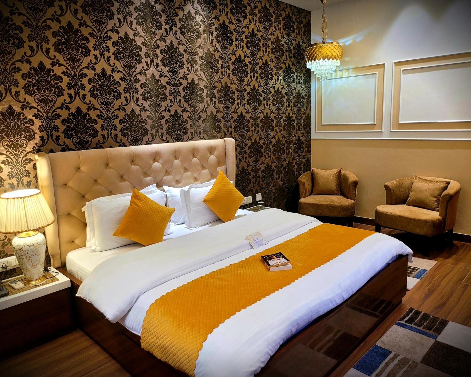 Victorian Elegance Luxury Stays Amritsar Buitenkant foto